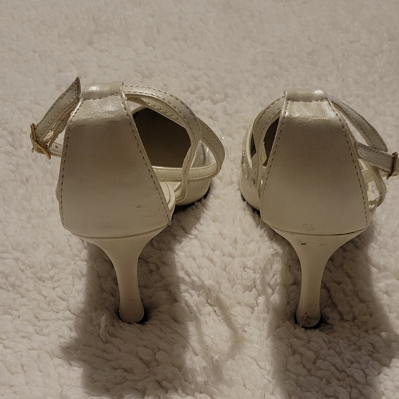 WOMENS PIERRE DUMAS LEATHER POINTED TOE CREAM FLORAL HEELS W/ ANKLE STRAP SZ 7.5 - Picture 7 of 16